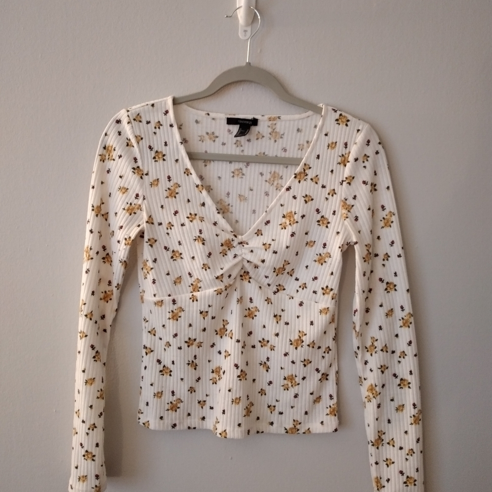 White long sleeve crop top